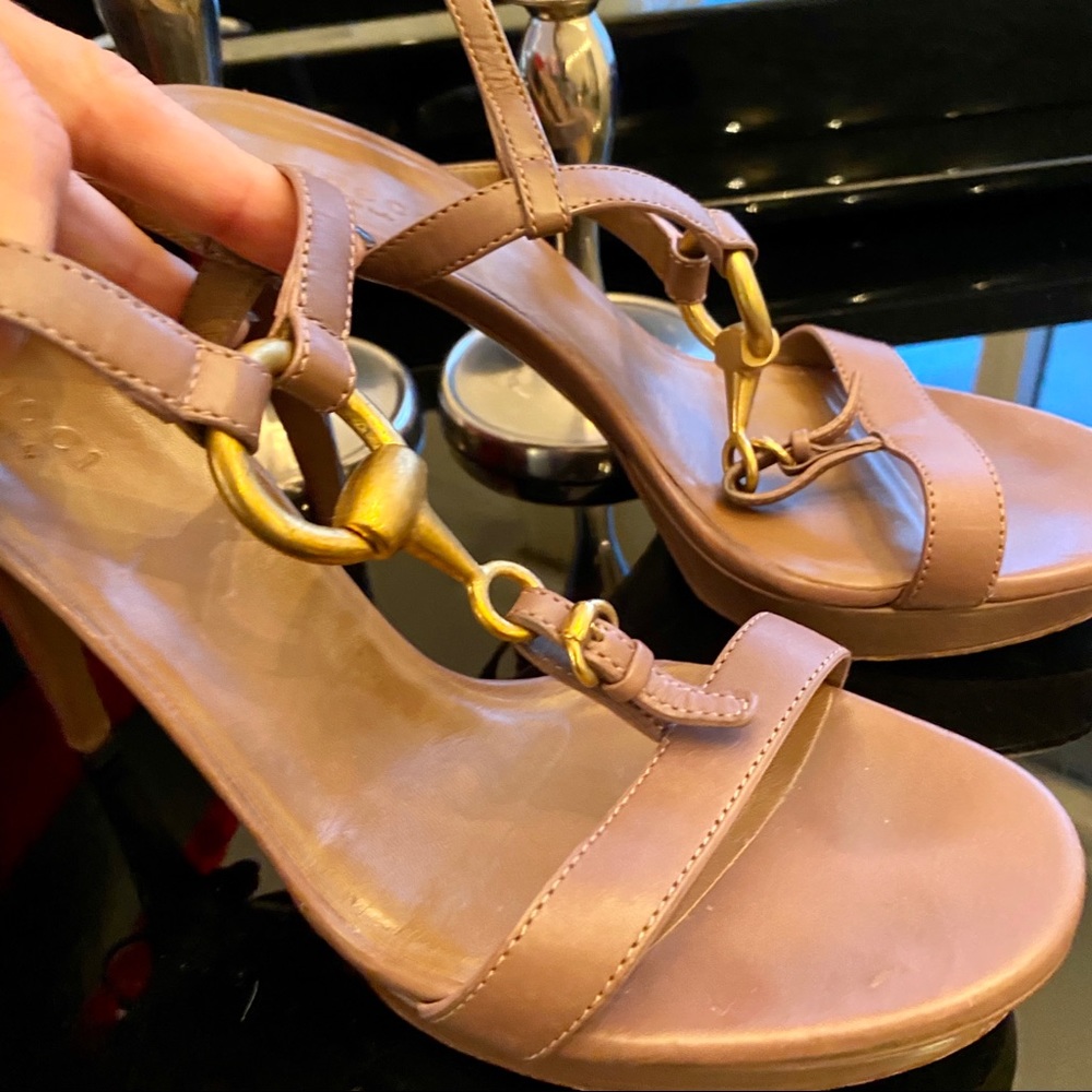 AUTH GUCCI TAN LEATHER PLATFORM W/ GOLD HORSEBIT - Picture 7 of 16